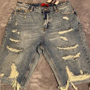 Pitaya Signature Distressed Jean Walking Shorts Large